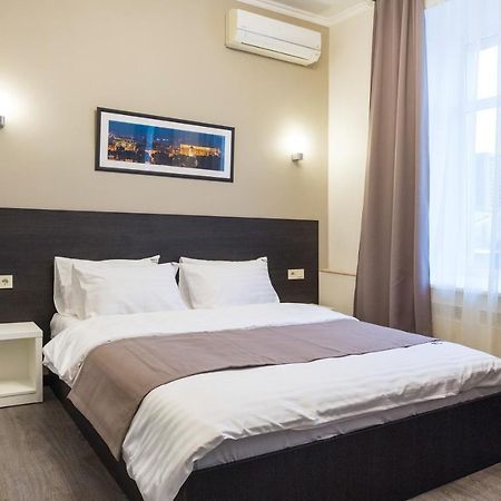 911 Apartments Khreshchatyk Kyiv Exterior photo
