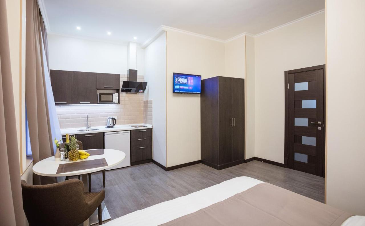 911 Apartments Khreshchatyk Kyiv Exterior photo