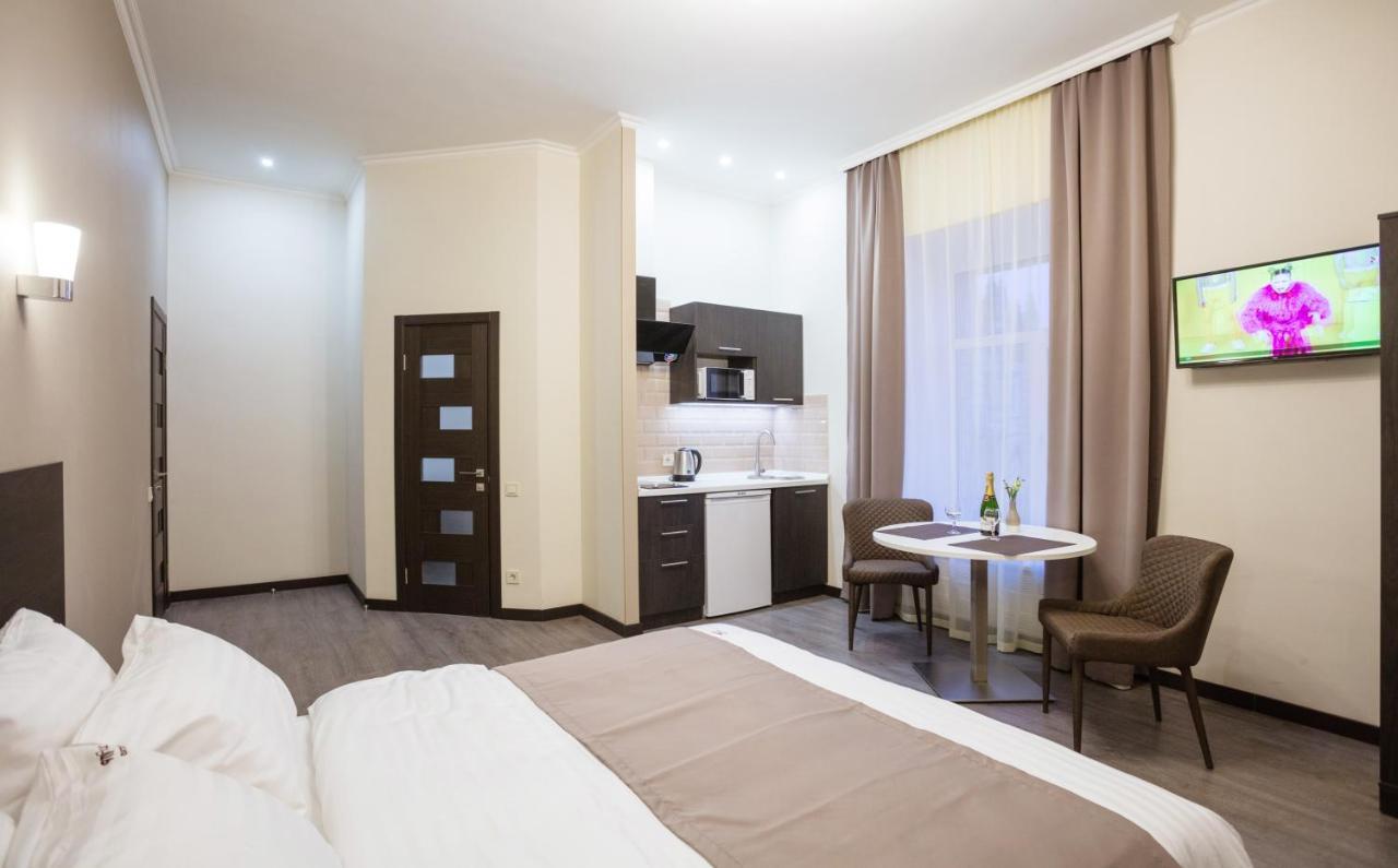 911 Apartments Khreshchatyk Kyiv Exterior photo