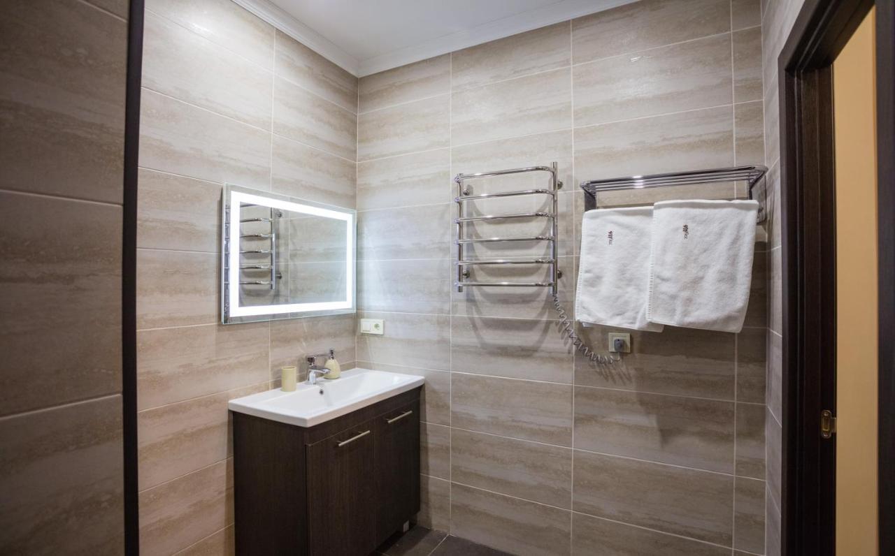 911 Apartments Khreshchatyk Kyiv Exterior photo
