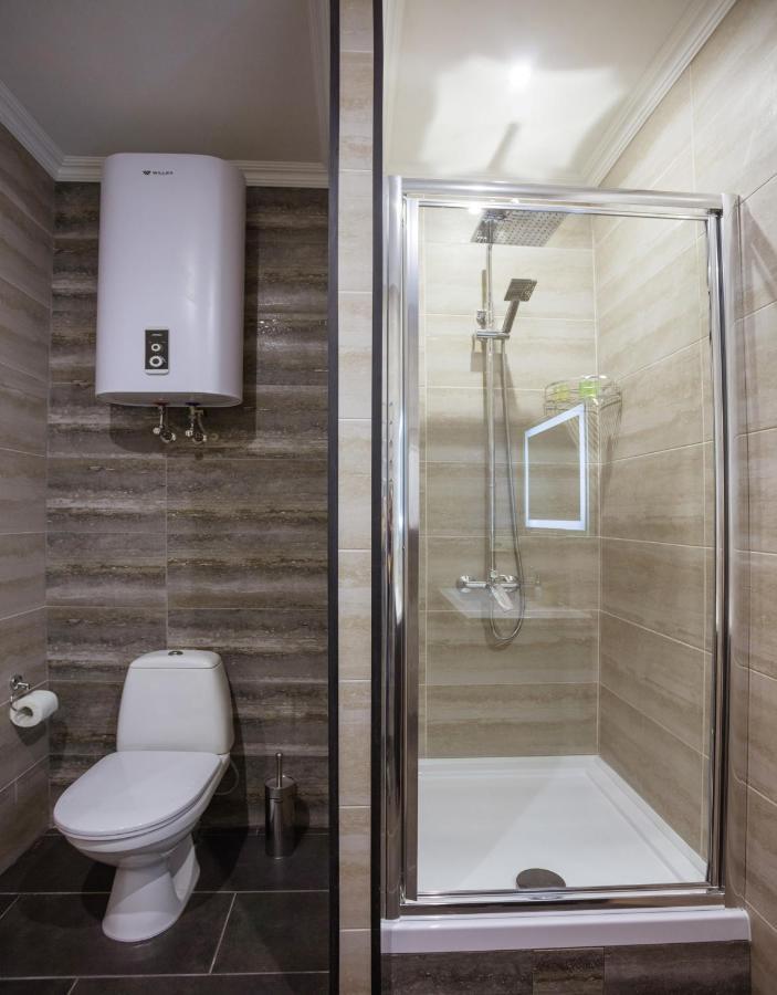 911 Apartments Khreshchatyk Kyiv Exterior photo