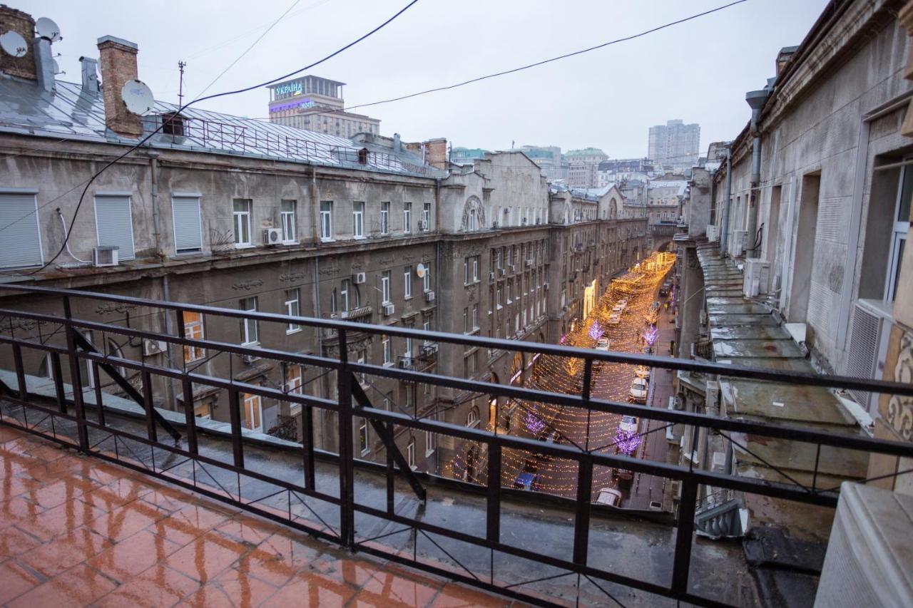 911 Apartments Khreshchatyk Kyiv Exterior photo